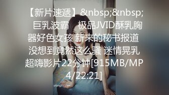 樱桃小嘴的少妇奶妈 小吊钟乳房挤奶呻吟，啊啊 时不时看着流下的奶水 啊啊，美味啦！