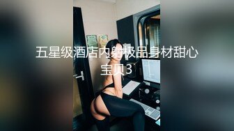 大神旅游景区一路走一路抄底众多的美女少妇眼界大开 (19)