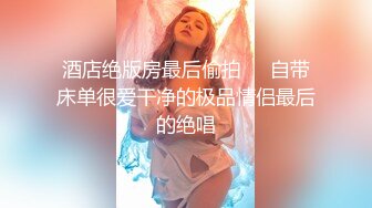 公共厕所偷拍到两个小美女