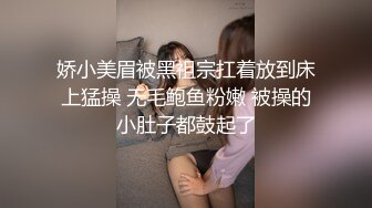 眼镜熟女阿姨 撅着屁屁被老公公无套输出 先操骚逼再爆老菊花 最后内射骚逼