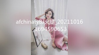 [MP4/ 784M] 姐夫干小姨子修长美腿翘臀小姐姐，跪在沙发上被炮友脱下丁字裤