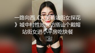 22岁哺乳期小少妇，露脸颜值可爱性感的大奶子，为了生活直播赚外快，抠逼玩弄酒瓶抽插，淫水很多挤奶水刺激