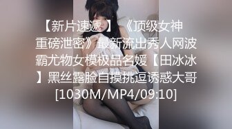 小马丶寻花极度淫荡花裙少妇，主动解开裤子手伸进衣服摸奶子，撩起裙子摸逼边口交，骑乘打桩，中途休息自摸起来