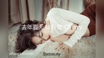 讓你們看看我的性感黑絲女友的無套性愛片