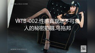 前后夹击黑丝美少妇，女上位骑乘双飞大战熟女，一个个骚的不要不要